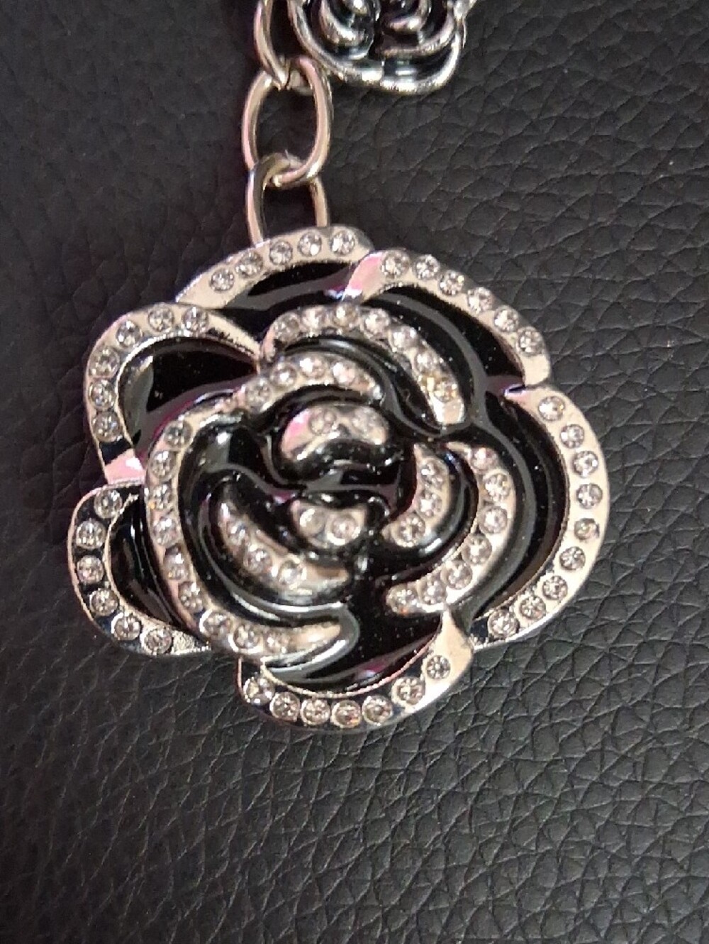 Silver Floral Crystal Keyring - Picture 2 of 4